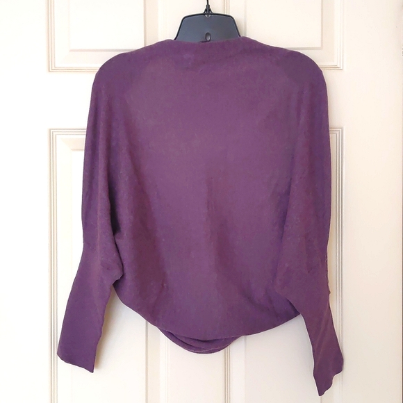 NWOT. Woman's Cotton/Cashmere blended shrug. - Picture 2 of 5